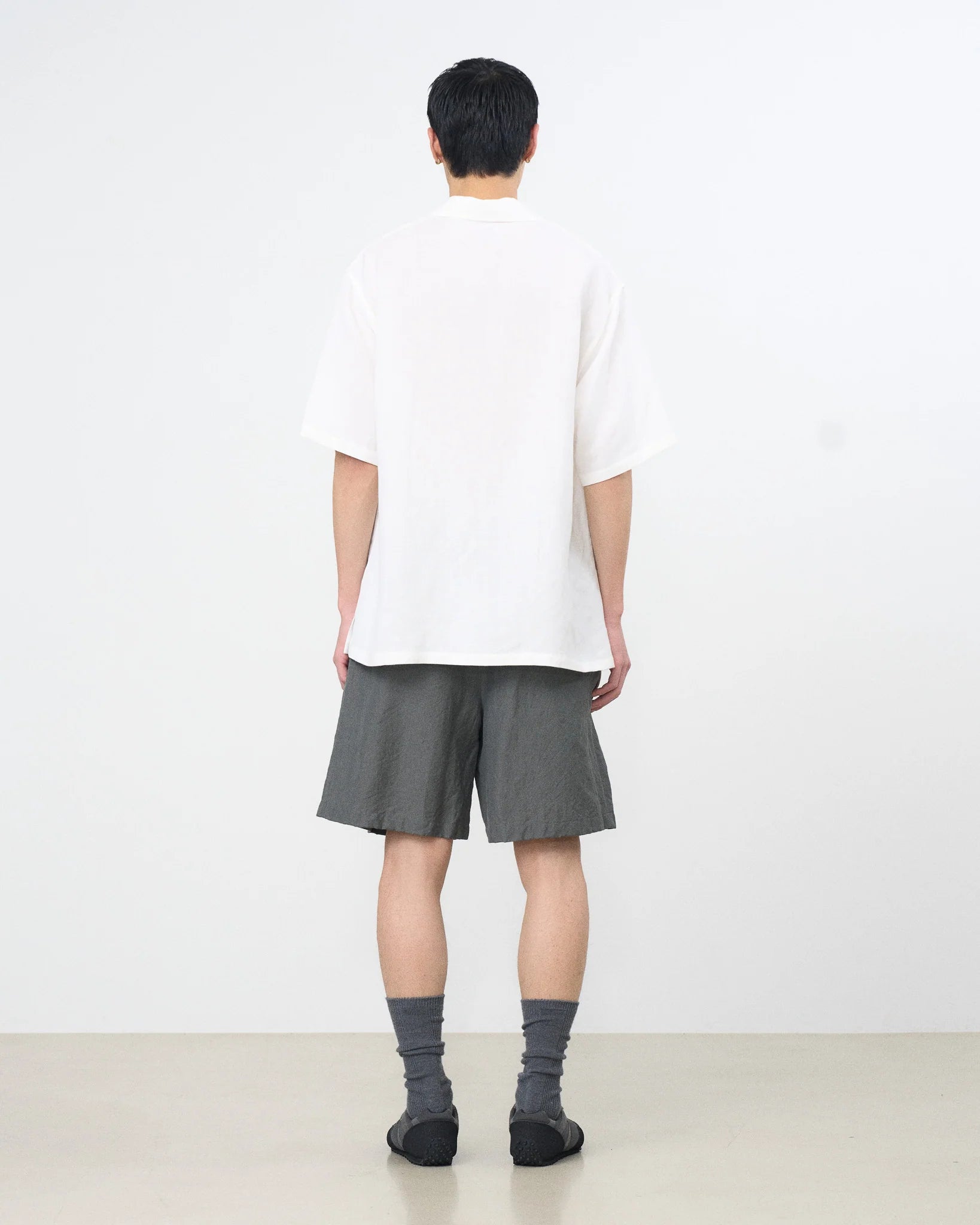 WHITE LINEN SKIPPER POLO SHIRT