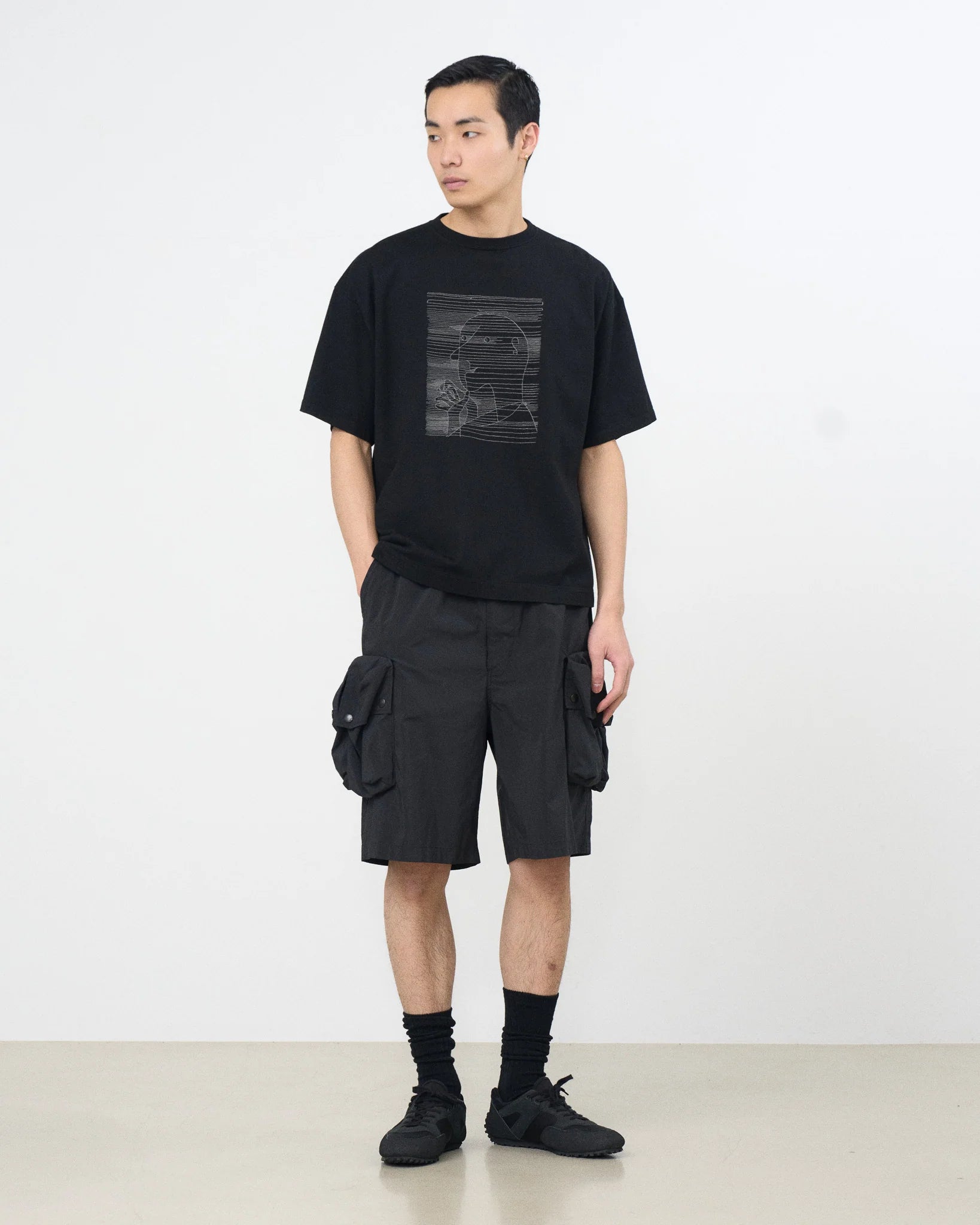 BLACK Old Man EMBROIDERY T-SHIRT