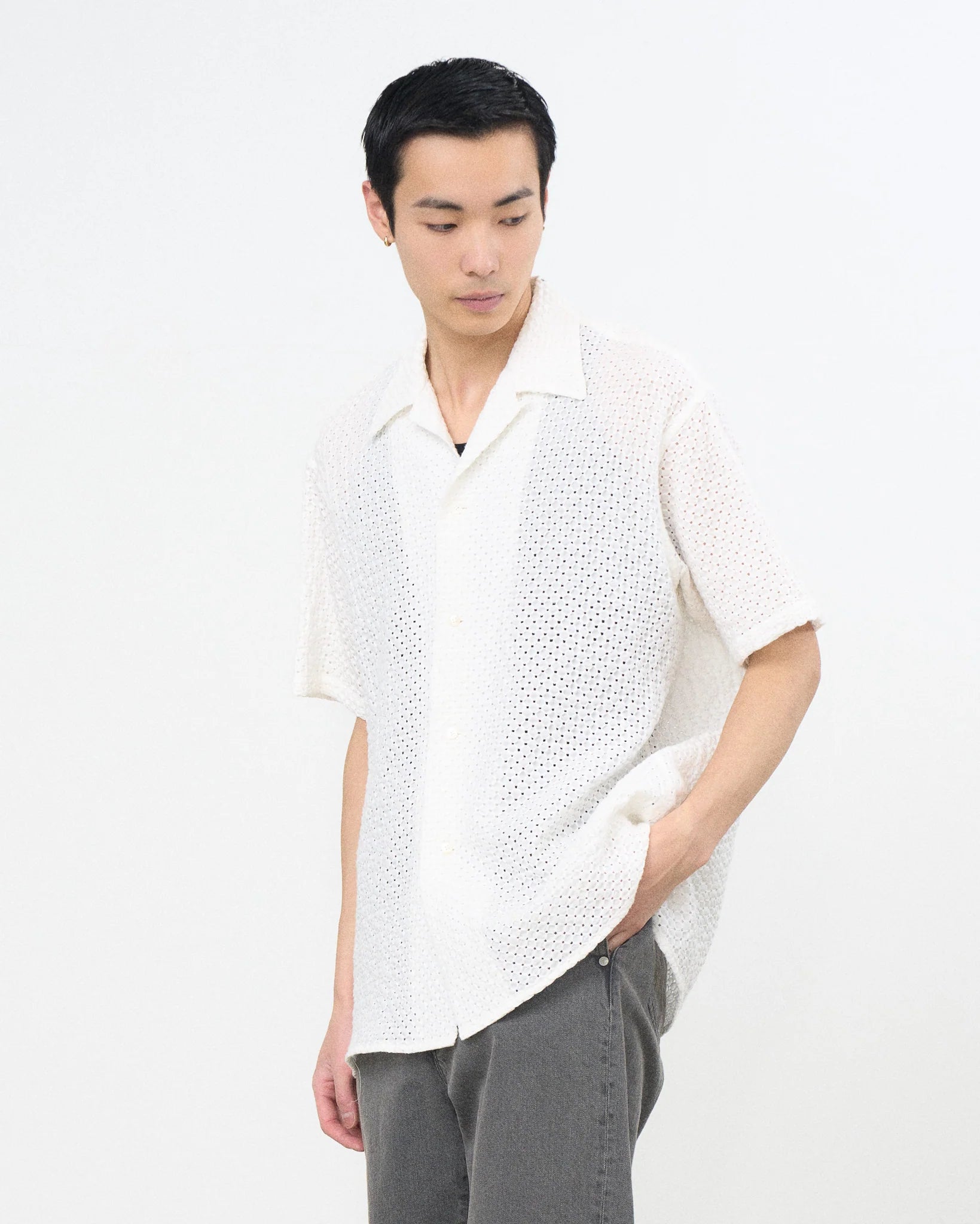 WHITE EMBROIDERY OPEN COLLAR SHIRT