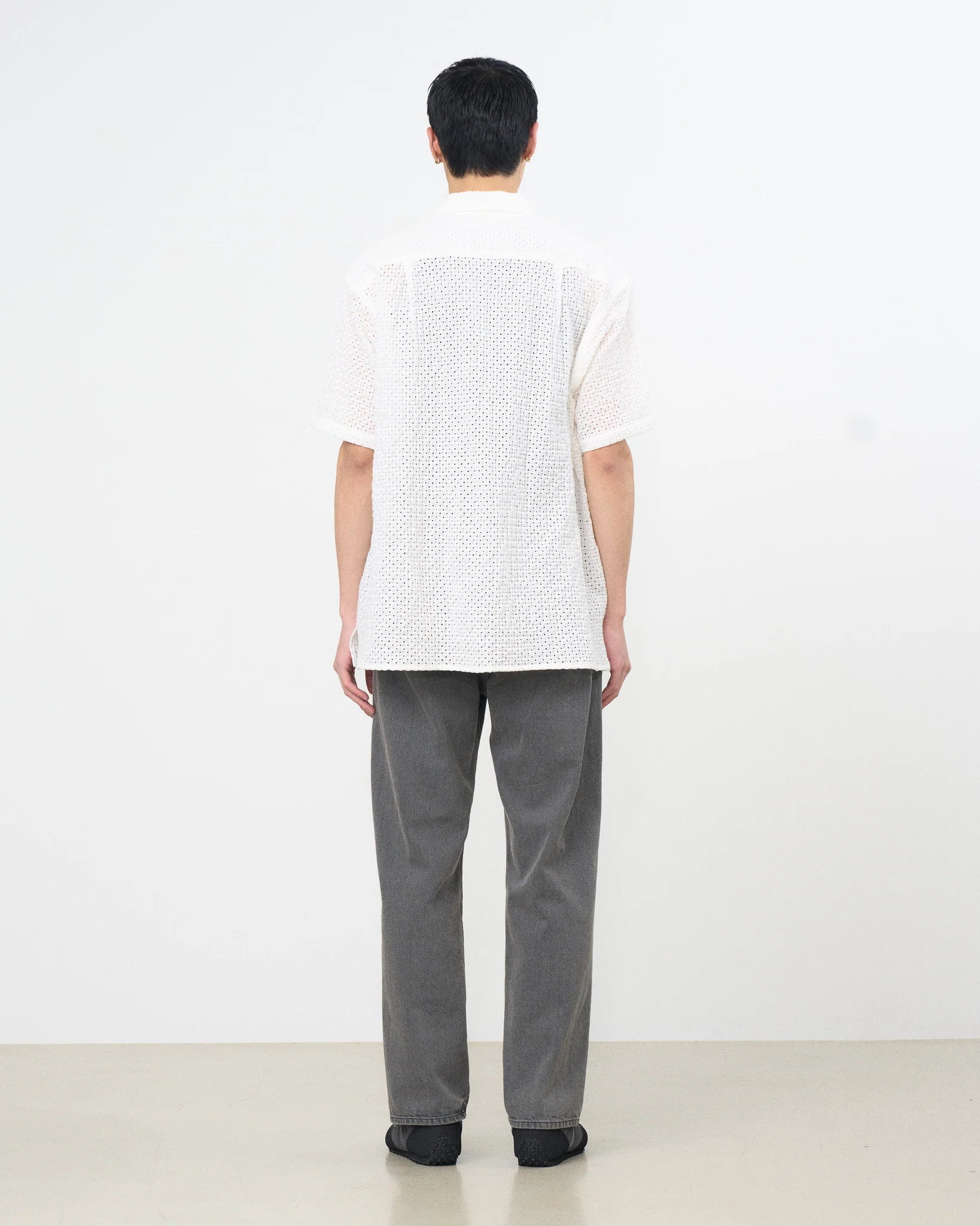 WHITE EMBROIDERY OPEN COLLAR SHIRT