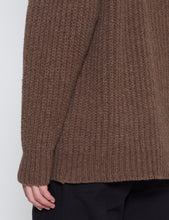 Load image into Gallery viewer, BROWN KNIT CREWNECK SWEATER
