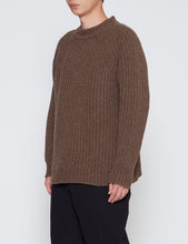 Load image into Gallery viewer, BROWN KNIT CREWNECK SWEATER
