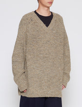 Load image into Gallery viewer, BEIGE V-NECK KNIT SWEATER
