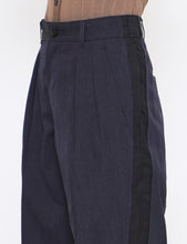 Load image into Gallery viewer, DARK NAVY BROKEN WIDE TWO PLEATED TROUSERS
