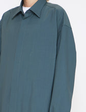 Load image into Gallery viewer, PEACOCK GREEN STITCHED MINIMAL WOOL SHIRT
