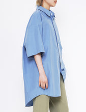 Load image into Gallery viewer, BLUE OVERSIZED SS SHIRT
