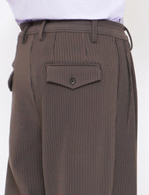 Load image into Gallery viewer, DARK GREIGE GRADATION PLEATS TWO TUCK TROUSERS
