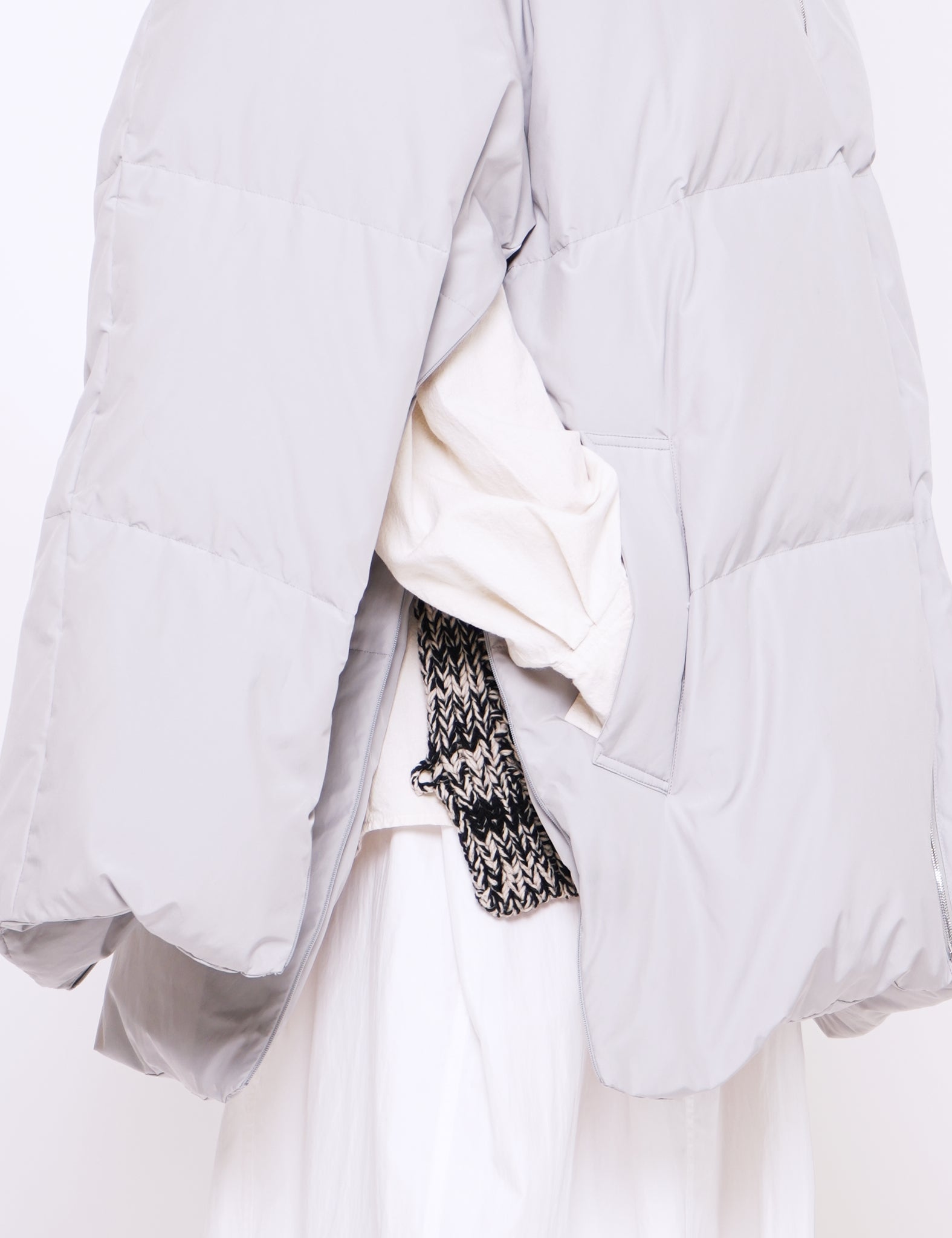 LIGHT GREY OVERSIZED REVERSIBLE DOWN JACKET